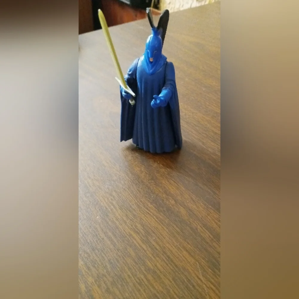 Starwars Blue Knight Action Figure Toy with Yellow Sword vintage
